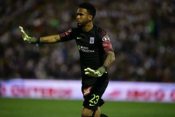 Pedro Gallese con el short negro del año 2019